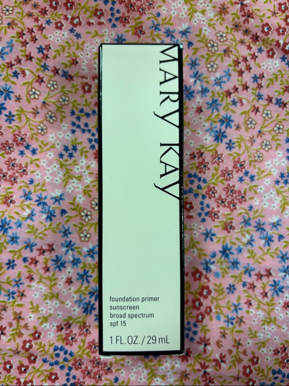 Mary Kay White Foundation Primer Sunscreen SPF 15